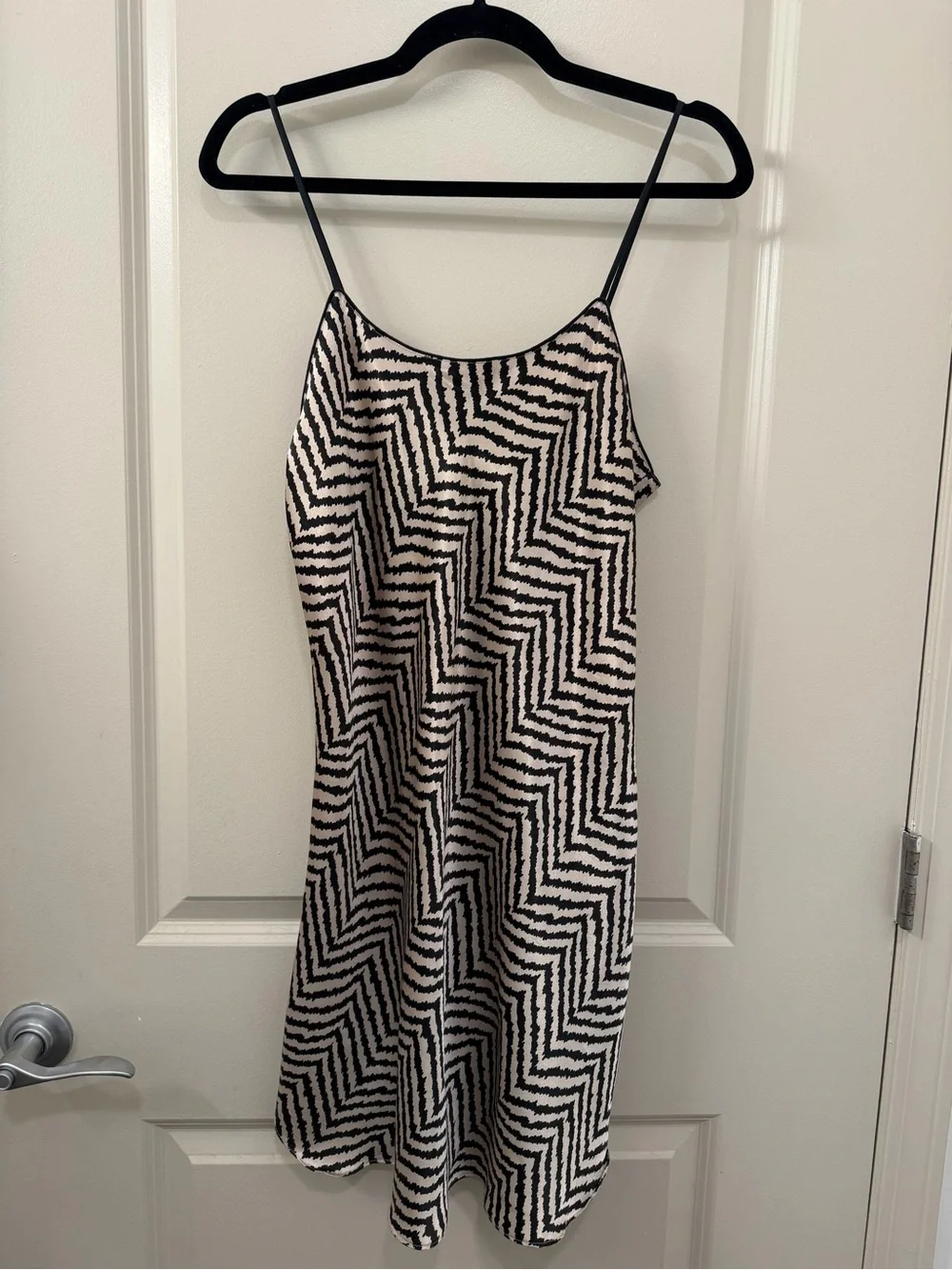 Vintage Saks Fifth Avenue Black and Cream Chevron Slip Dress Size M